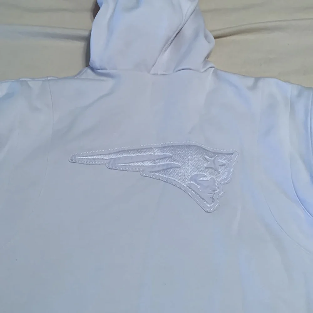 Women’s Patriots Sweatshirt - Picture 6 of 9